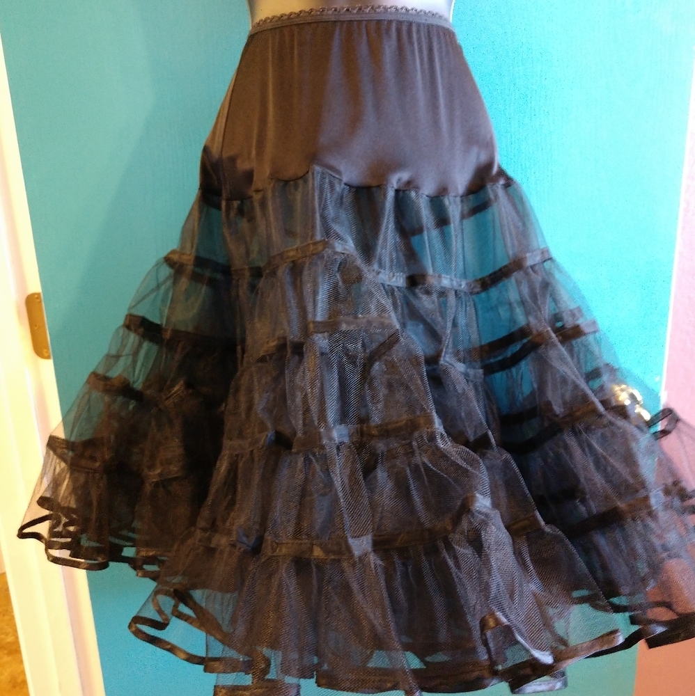 Malco Modes Crinoline